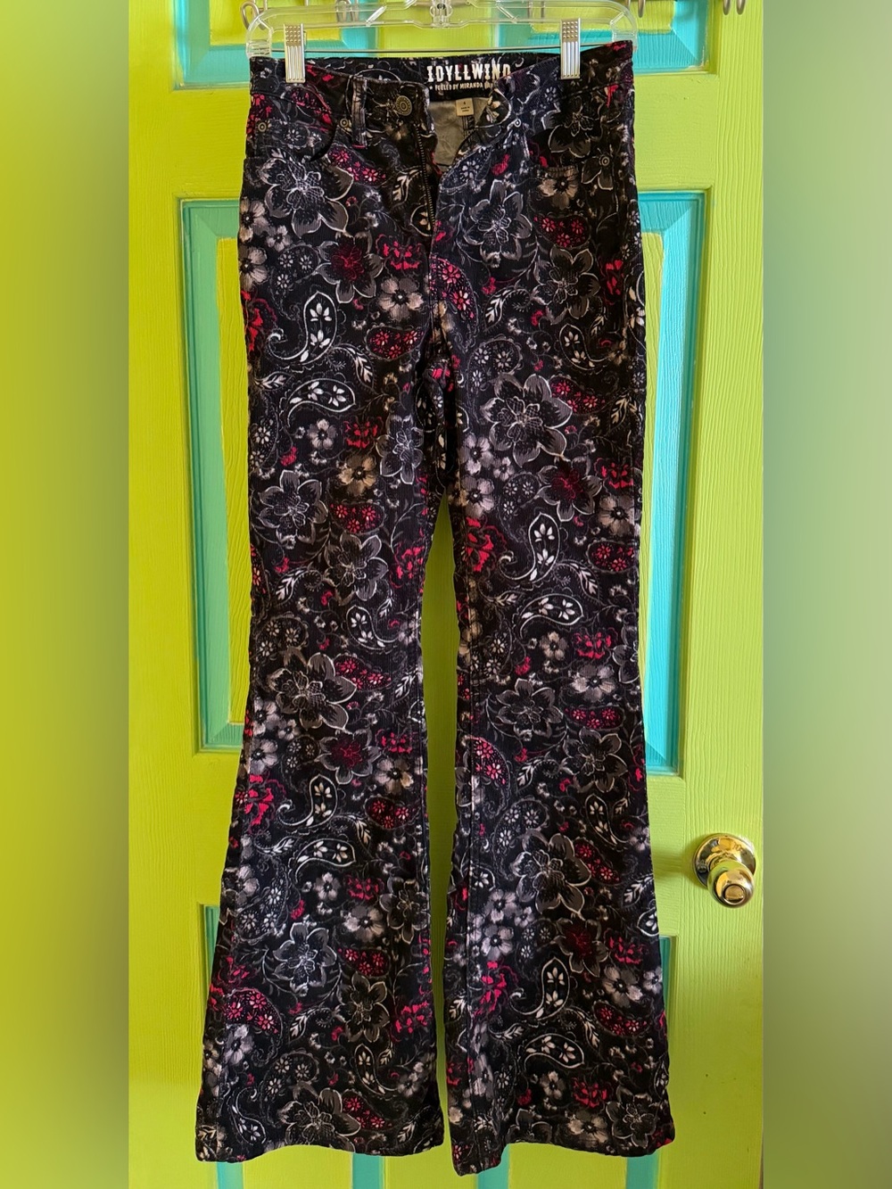 Idyllwind Miranda Lambert Floral Jeans High Rise Flare Corduroy Pants Size 4/33L